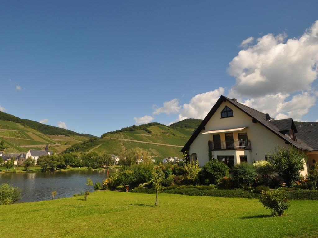 Ferienwohnung Am Moselufer Zell Eksteriør billede