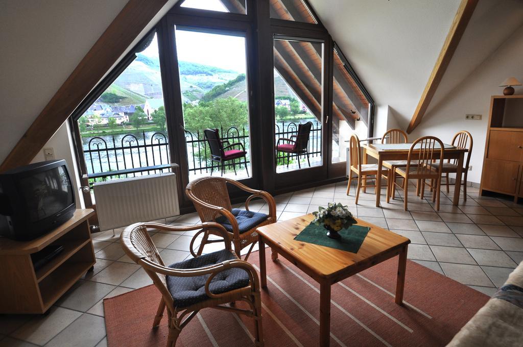Ferienwohnung Am Moselufer Zell Eksteriør billede